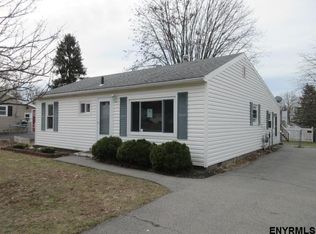 7 Carpenter Dr, Schenectady, NY 12309