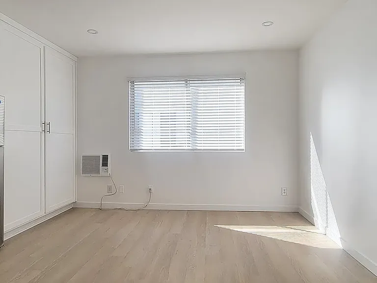 1822 N New Hampshire Ave — Photo 9