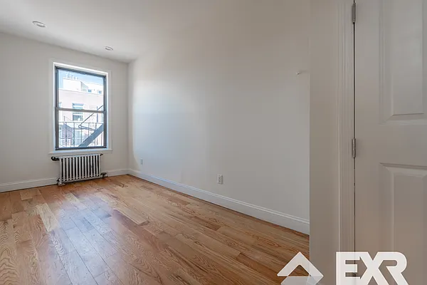 Rented by EXR | media 9