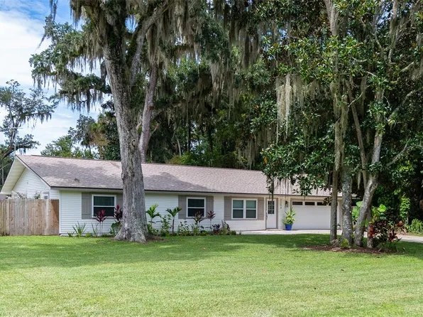 2253 Davis Dr, New Smyrna Beach, FL 32168
