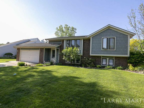 4th image of 2344 Jamestown Dr SE