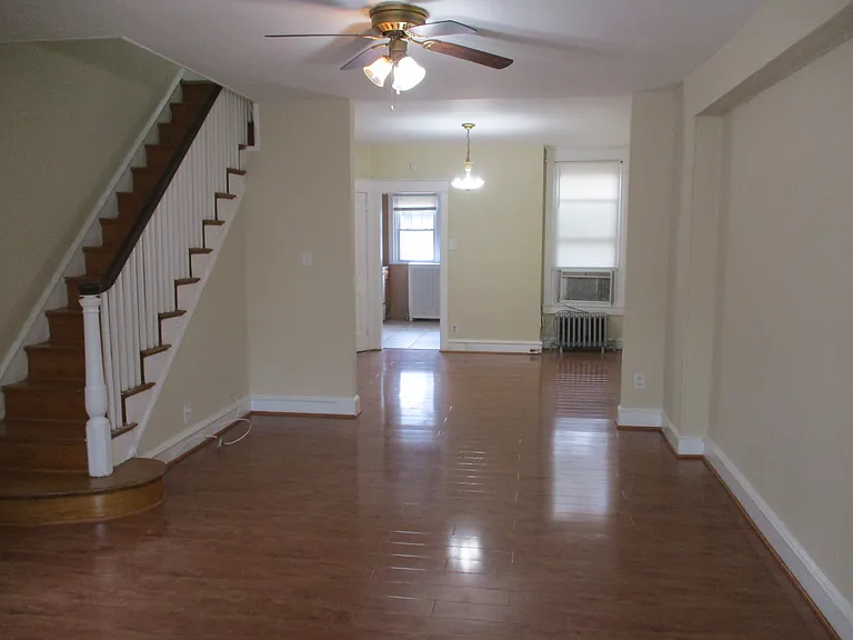 4153 Stirling St — Photo 2