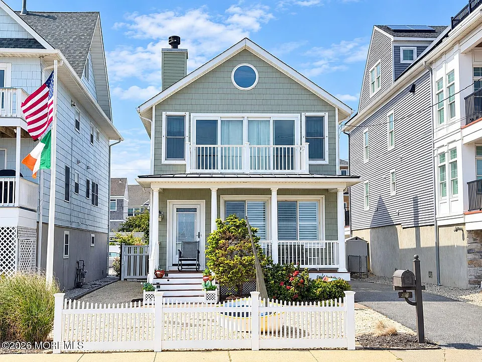 576 Ocean Ave