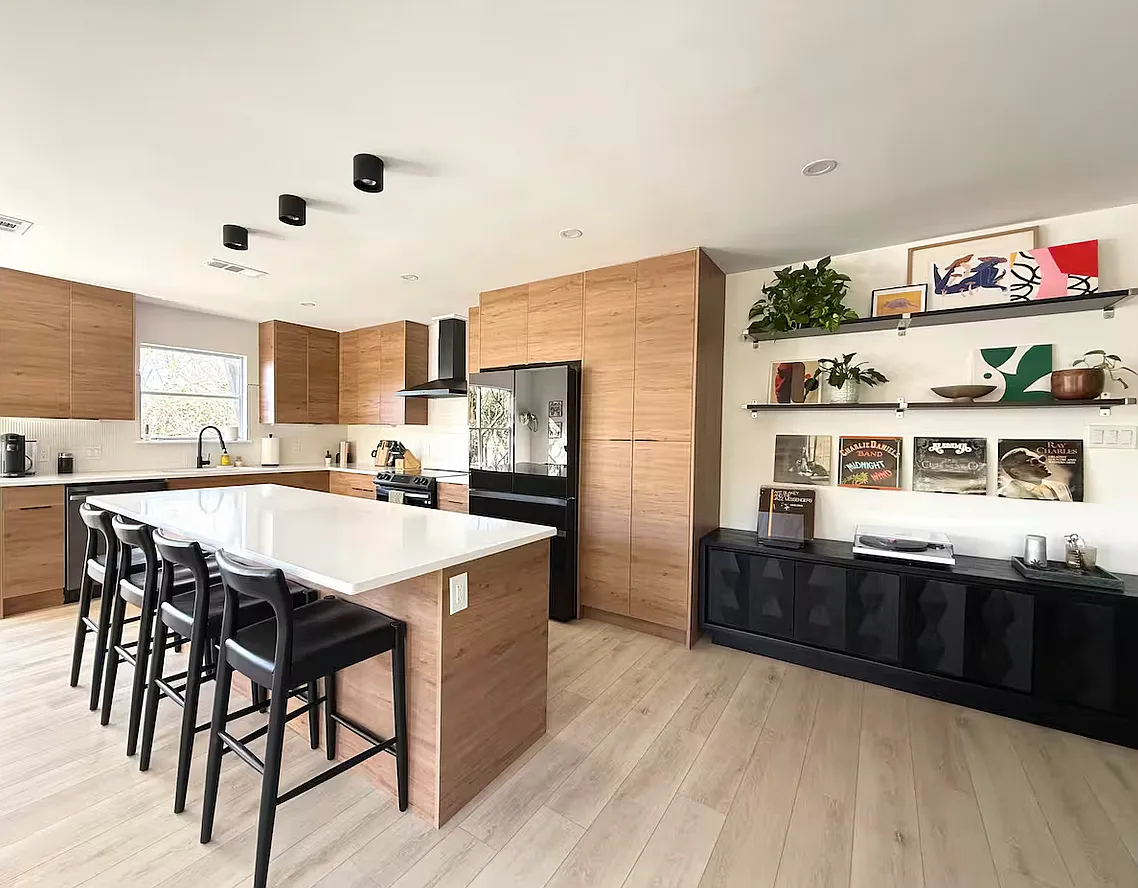3 bed, 2000 sqft, $4,600 — Photo 1