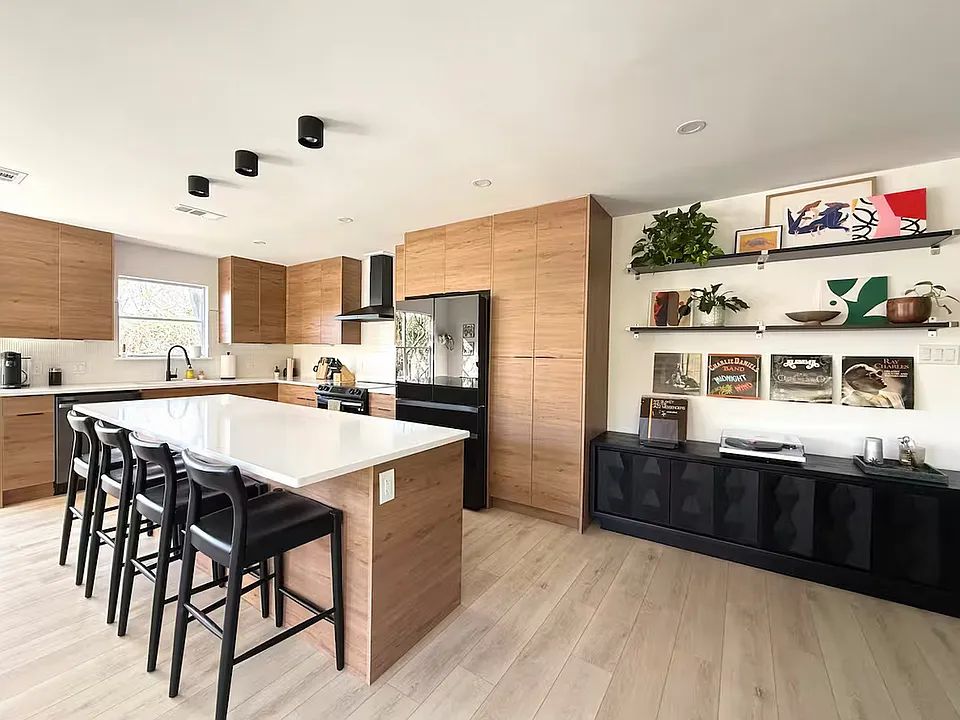 11214 Hidden Bluff Dr