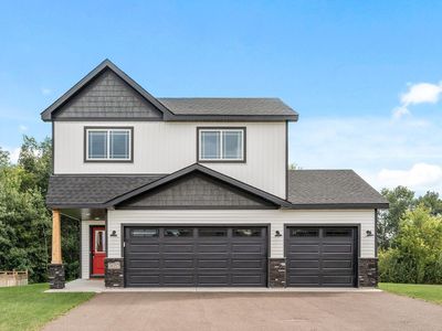 38357 Hunters Ridge Trl, North Branch, MN, 55056