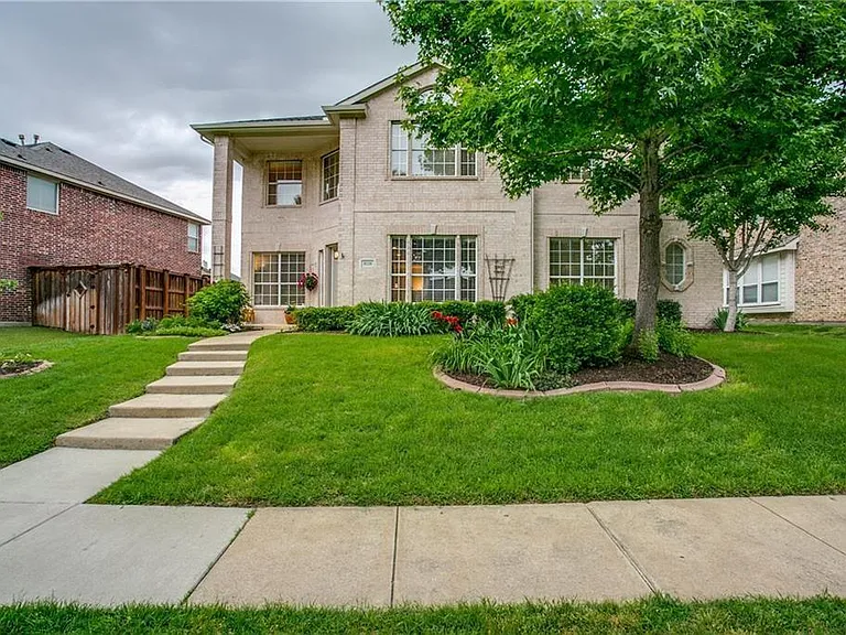 8120 Grand Canyon Dr — Photo 1