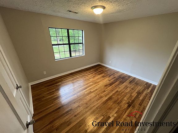 4th image of 3422 31st St