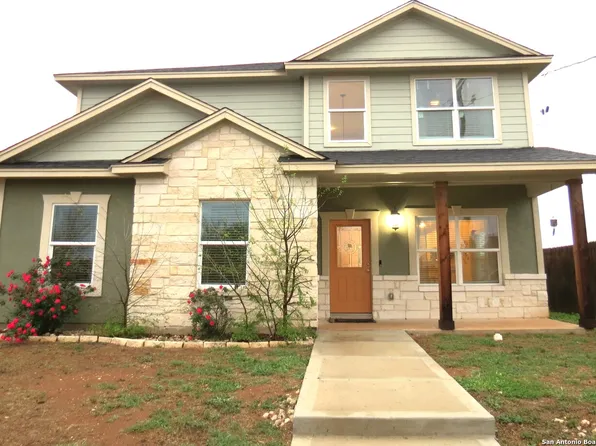 740 Crestview, Floresville, TX 78114