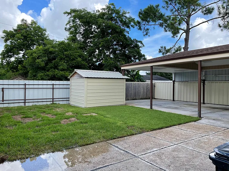 2204 Indiana Ave — Photo 3