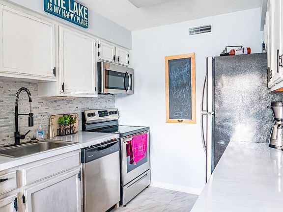 5th image of 289 Shoreline Marina Cir Unit 110