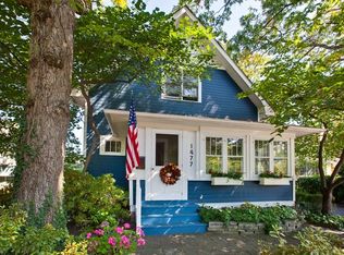 1477 N McKinley Rd, Lake Forest, IL 60045