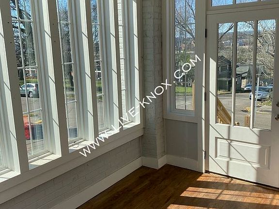4th image of 1416 Forest Ave #1