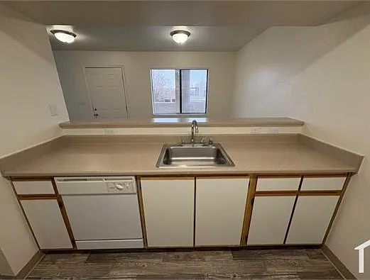 700 Eubank Blvd SE — Photo 11