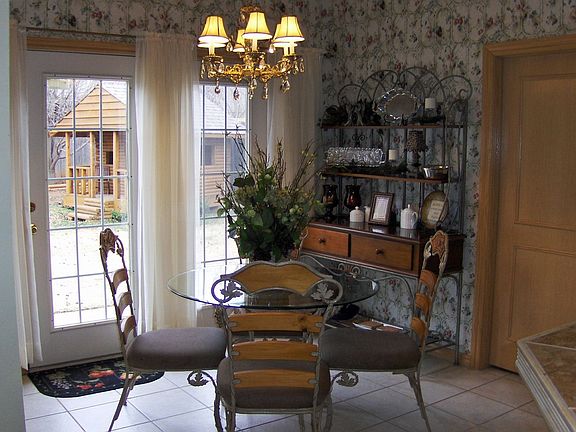 Breakfast area with doors to patio.