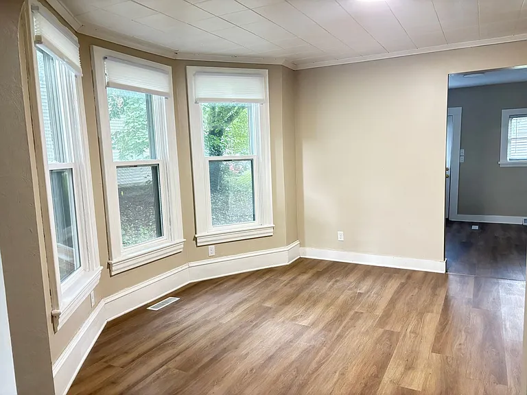 1635 Saint Marys Ave — Photo 5