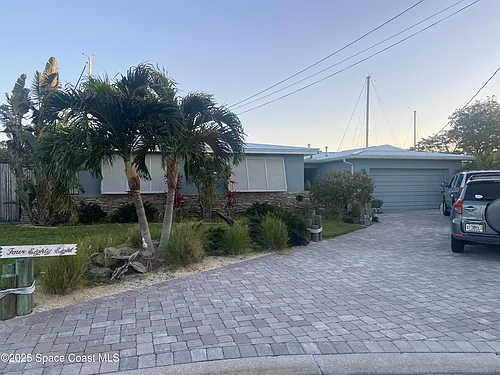 488 Cardinal Dr Photo 1