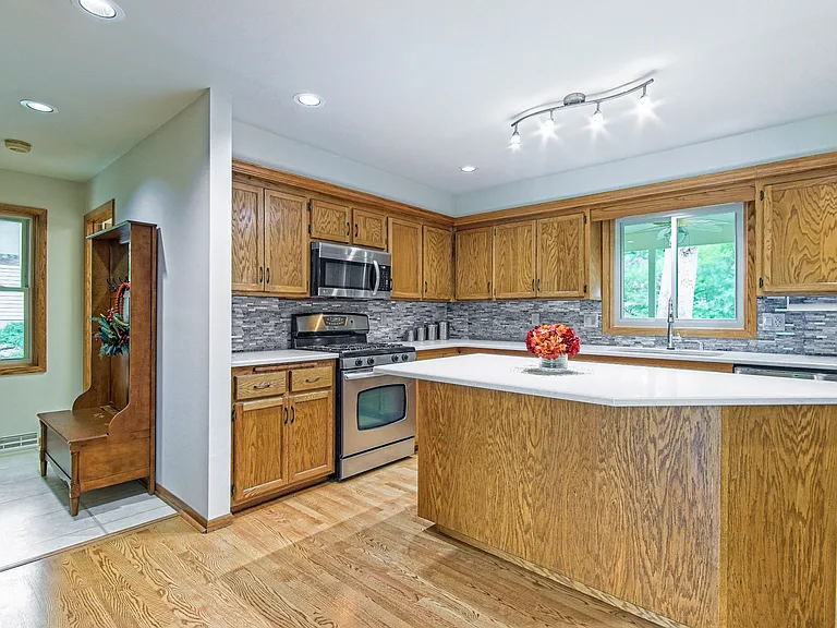 7126 New Washburn Way — Photo 10