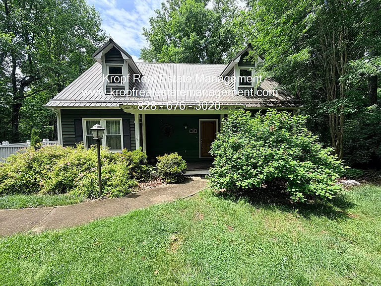 148 Sequoyah Hills Dr — Photo 1