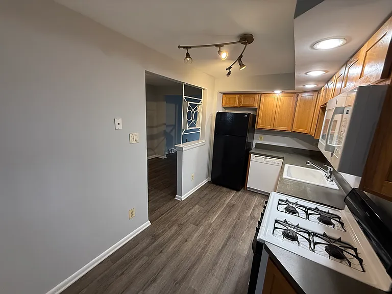 71 Suburban Ln — Photo 17