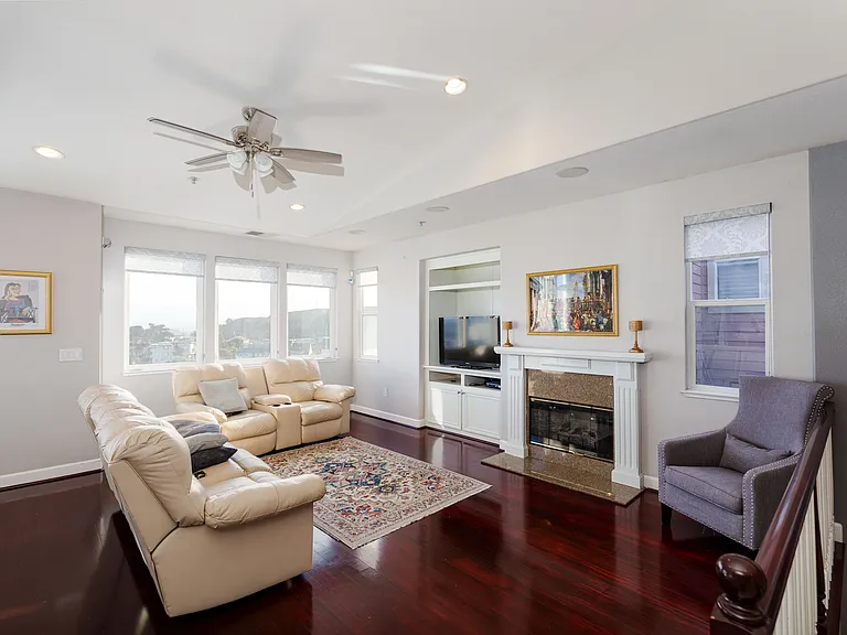 19 Pointe View Pl — Photo 2