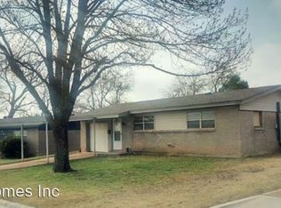 641 SW 14th St, Moore, OK 73160