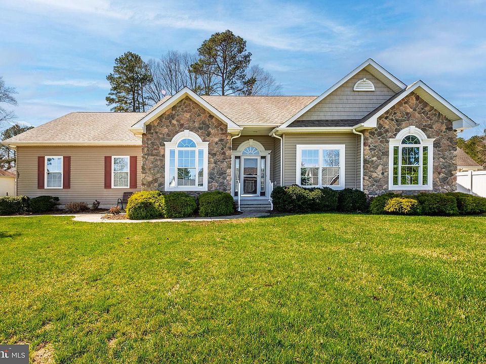 1st image of 207 Woodduck Dr