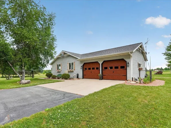 W8127 Dumke Rd, Portage, WI 53901