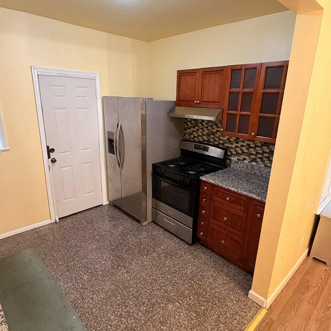 3 bed, 1.5 bath, 1160 sqft, $1,500 — Photo 4