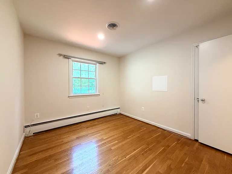 7529 Cayuga Ave — Photo 37
