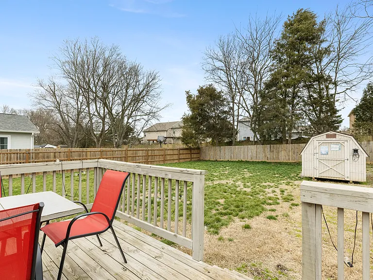 208 Hardison Ave — Photo 25