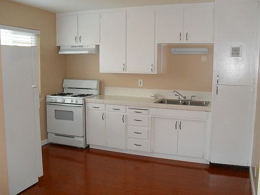 3rd image of 1005 Circuit Dr APT A