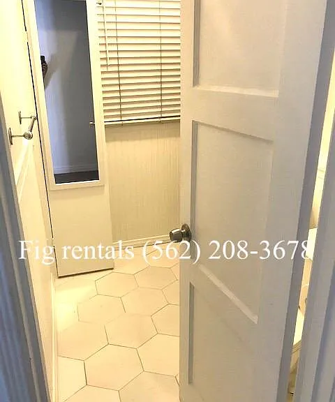 636 N Termino Ave — Photo 8