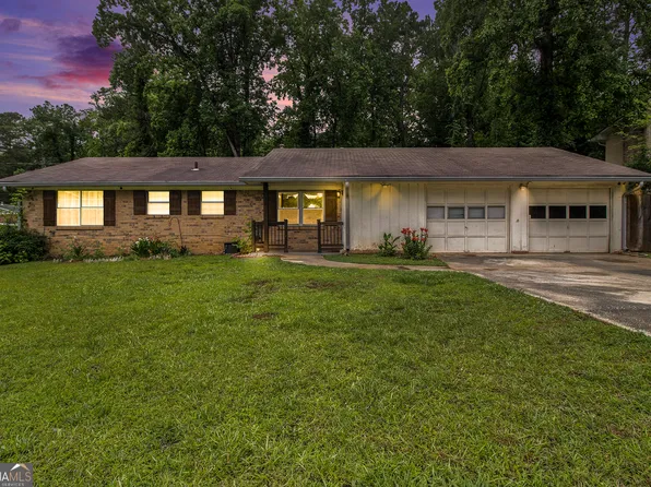 1239 Sharonton Dr, Stone Mountain, GA 30083