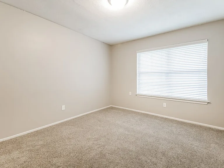 1113 Heiden Ct — Photo 13