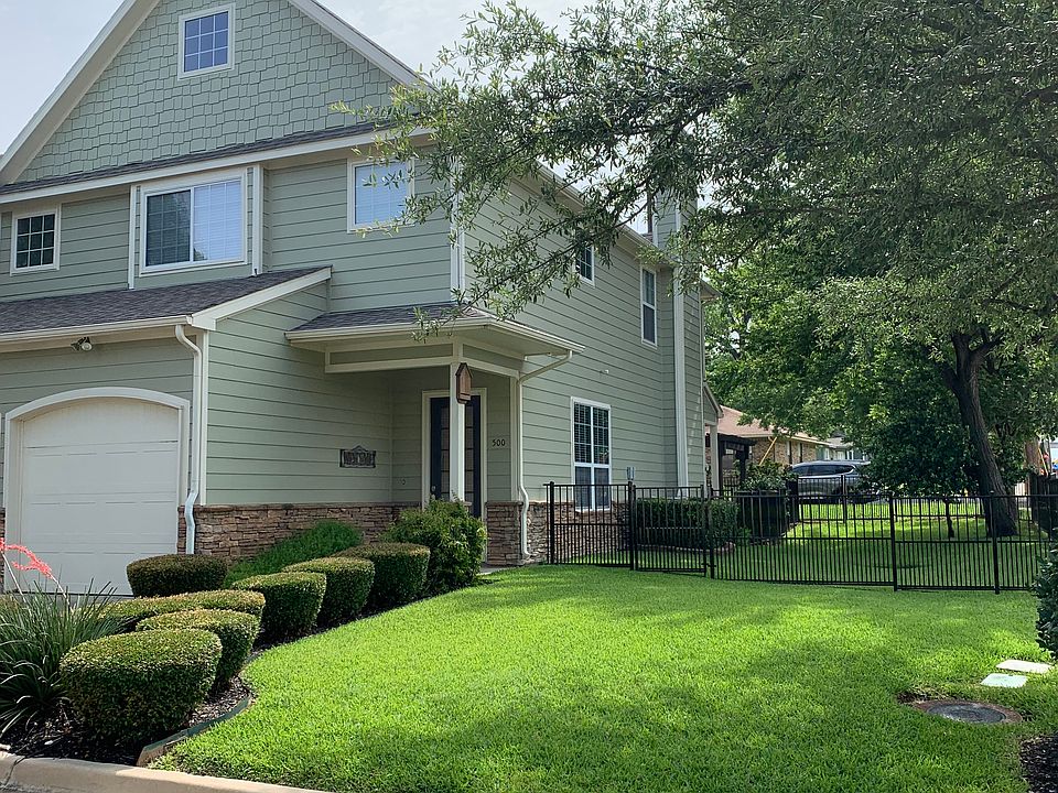 3 bedroom, 2.5 bath townhome