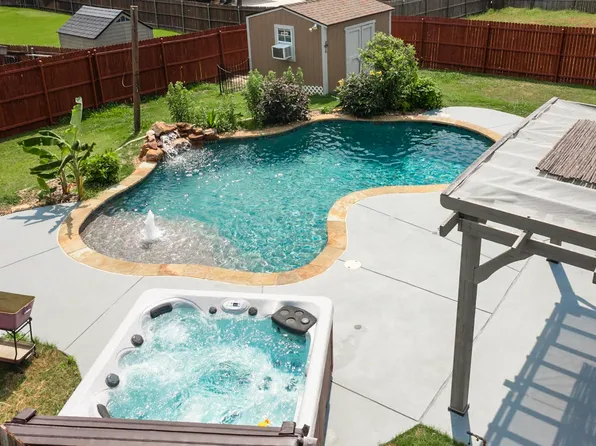 1278 Wysteria Ln, Burleson, TX 76028