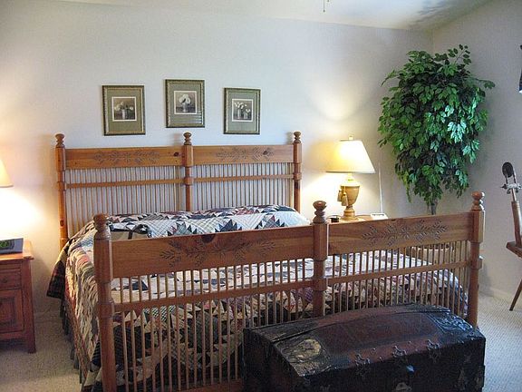 5th image of 460 Lake Suzanne Dr