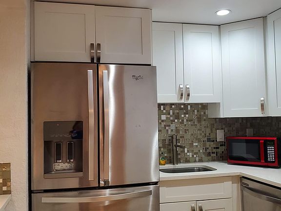4th image of 11250 Royal Palm Blvd