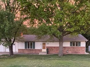 3 N Eastborough Rd, Salina, KS 67401