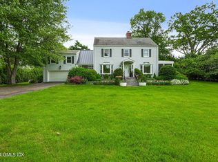 68 Willowmere Cir, Riverside, CT 06878