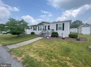 214 Goldenrod Xing, Bath, PA 18014