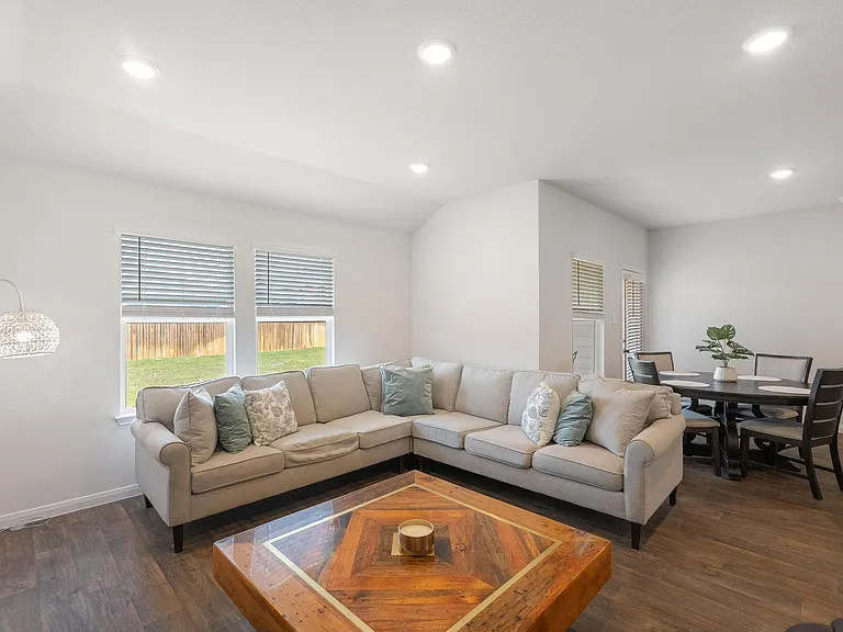 205 Bethpage Dr — Photo 17