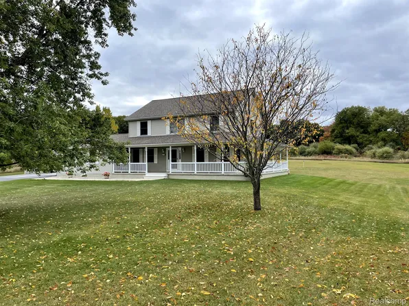 2667 Echo Ln, Ortonville, MI 48462