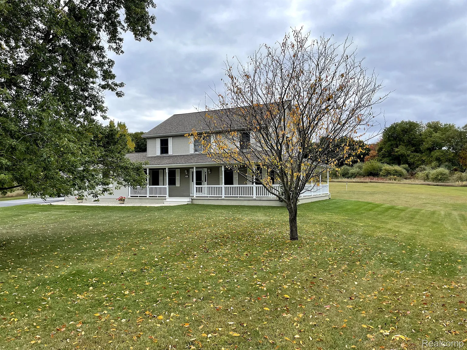 2667 Echo Ln photo 1