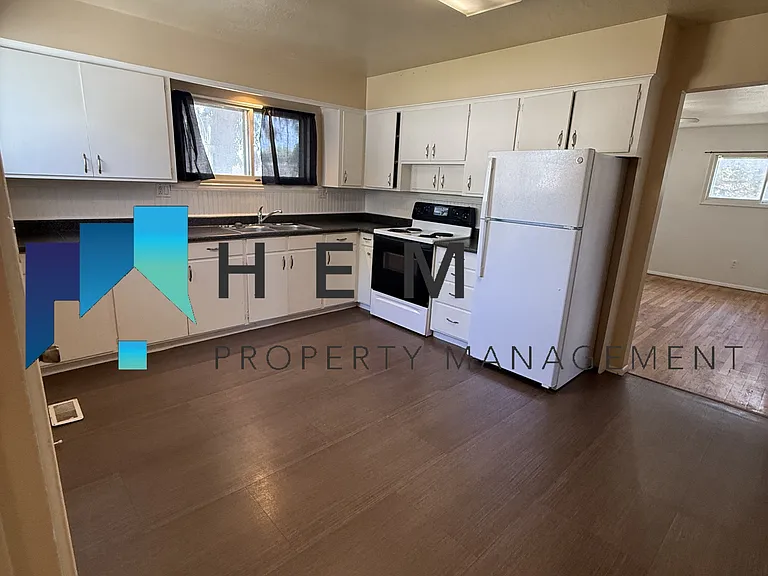 1480 Calkins Ave #1 — Photo 9