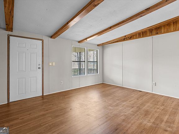 4th image of 2075 Louina Rd