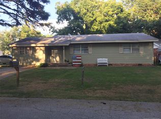 717 S 2nd St, Morris, OK 74445