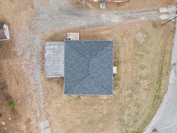 5th image of 118 Cherry St