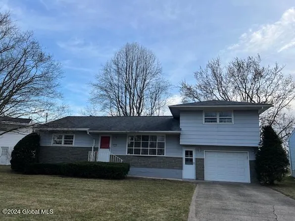 1033 St Jude Drive, Rotterdam, NY 12303